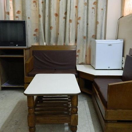 Viraaj Guest House 诺伊达 外观 照片
