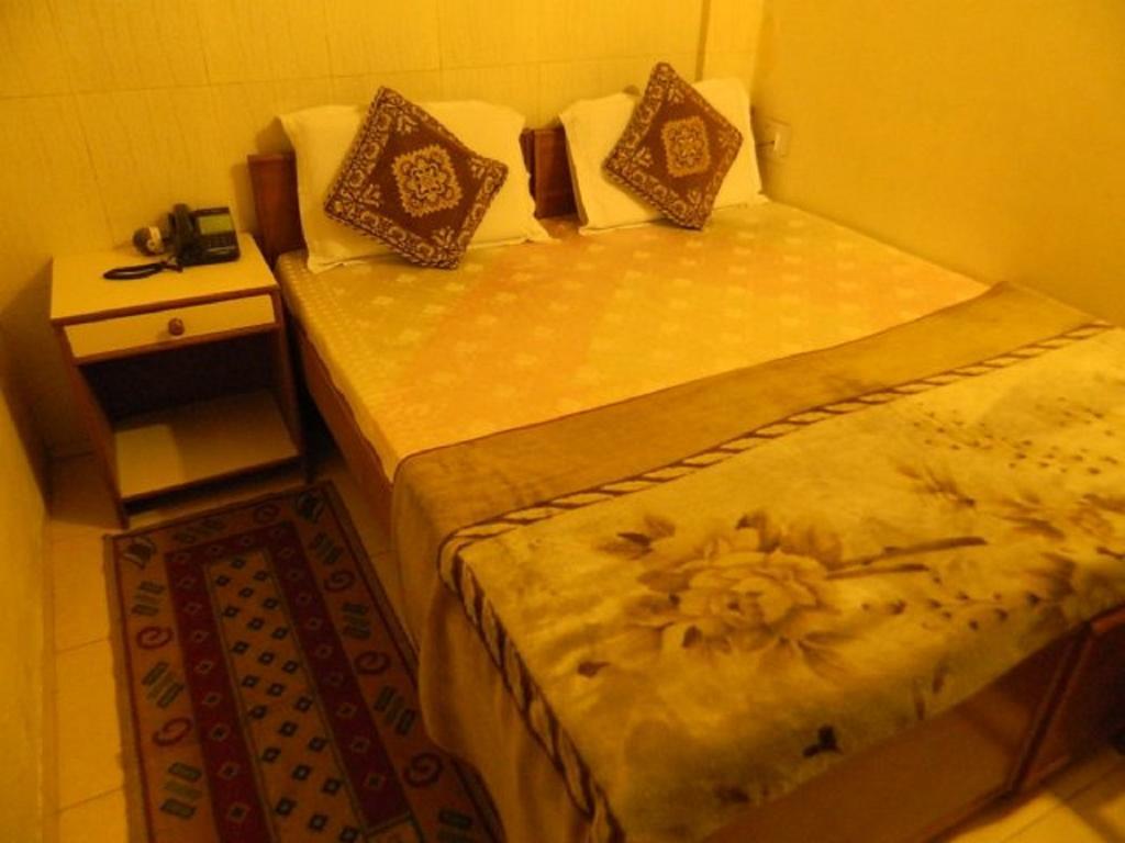 Viraaj Guest House 诺伊达 外观 照片