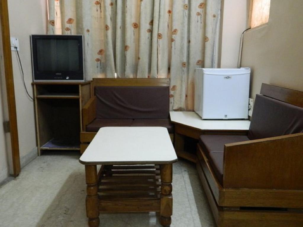 Viraaj Guest House 诺伊达 外观 照片