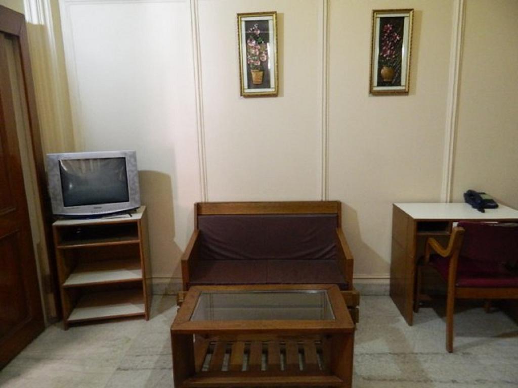 Viraaj Guest House 诺伊达 外观 照片